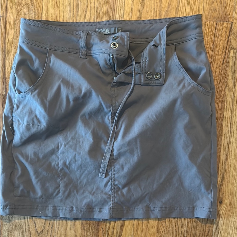 Prana Charcoal Skort with button accents